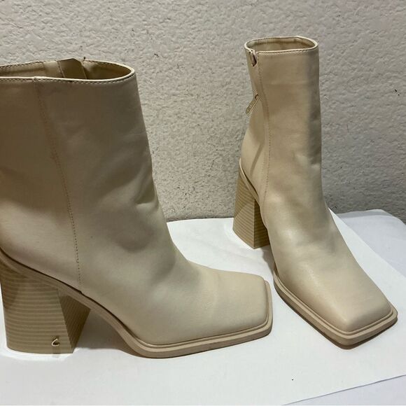 Circus by Sam Edelman Layla 2 Bootie in Modern Ivory - Picture 3 of 16